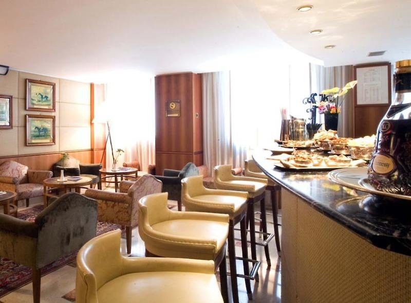 Hotel Cavour Milan Exterior photo